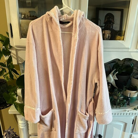 L Pink hooded bathrobe - Picture 1 of 1